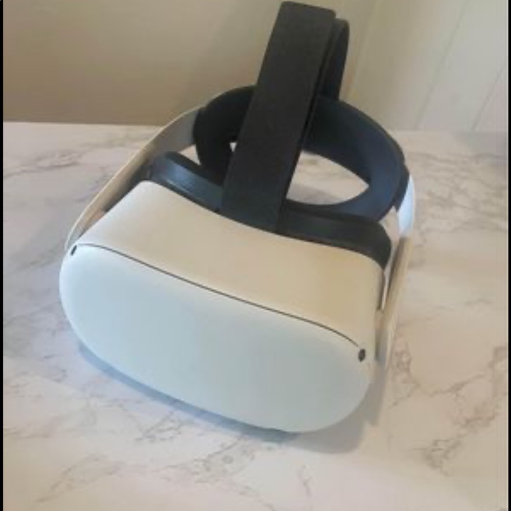 Oculus quest 2 with elite strap.